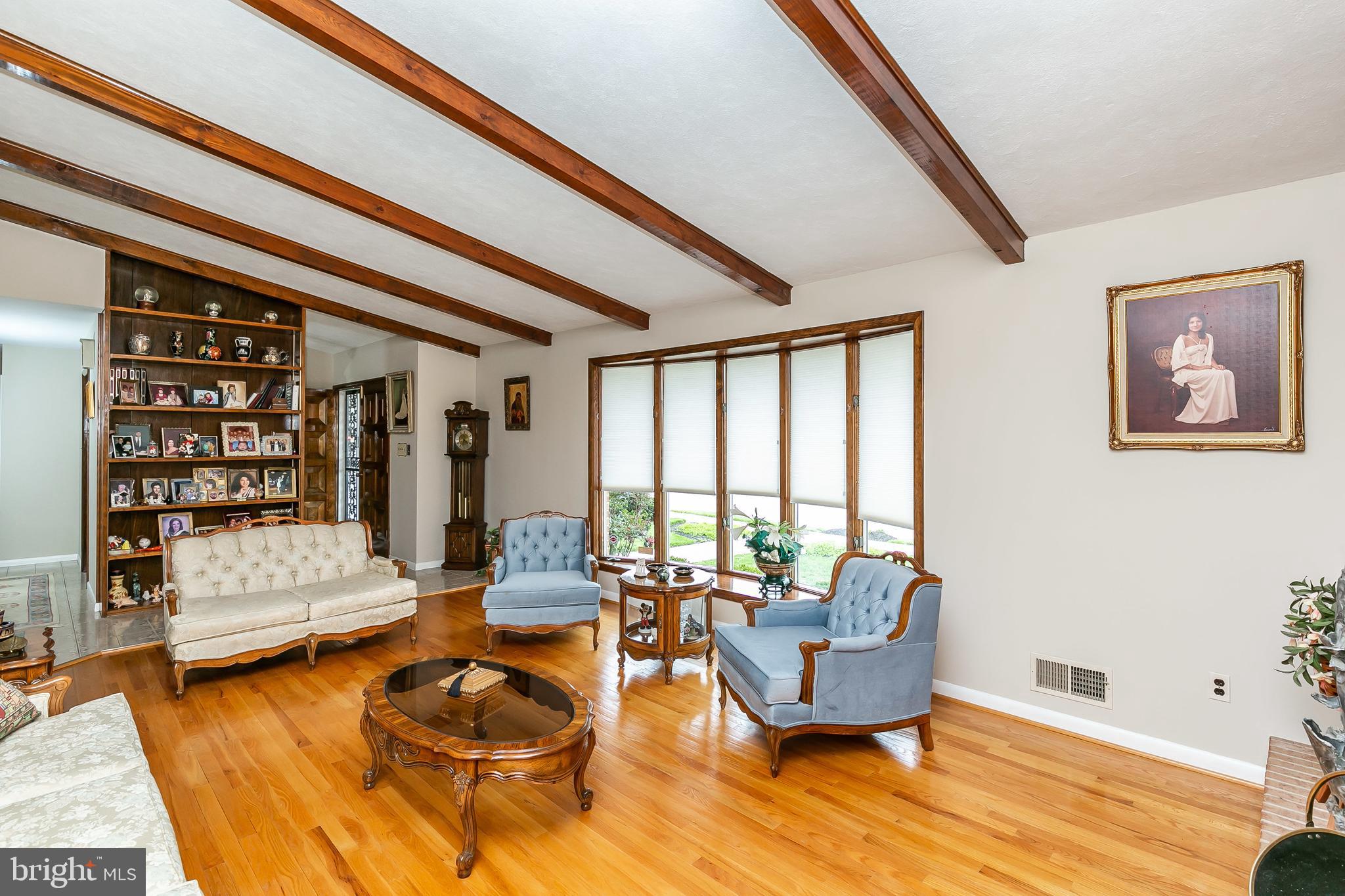 9217 Cornflower Road Baltimore, MD 21236 - Photo 4 of 37