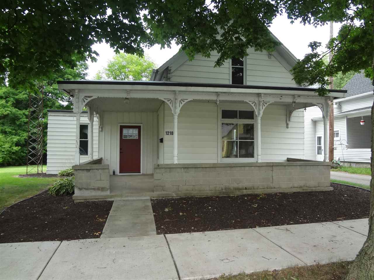 1218 Jefferson Street Rochester, IN 46975 - Photo 2 of 14