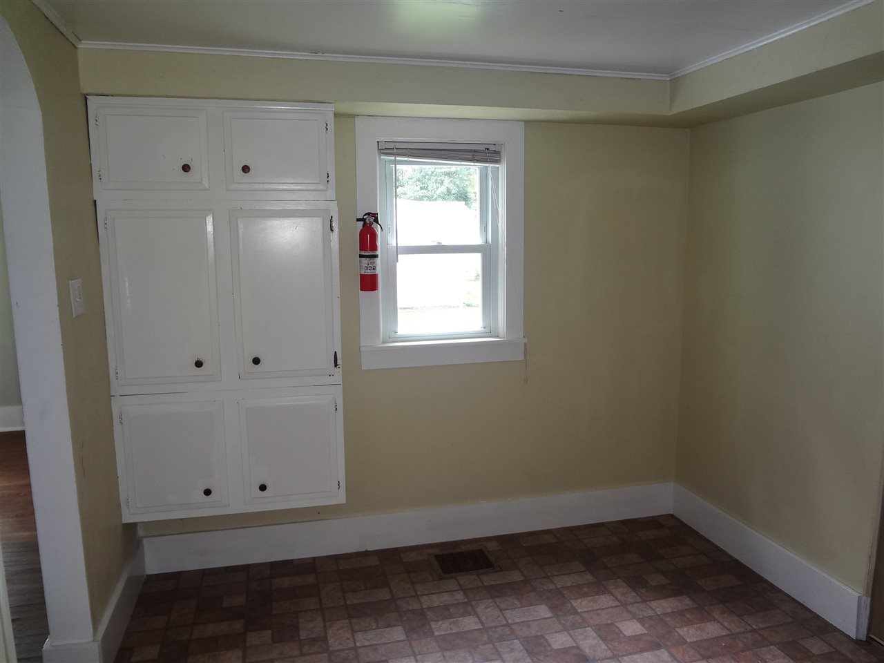 1218 Jefferson Street Rochester, IN 46975 - Photo 11 of 14