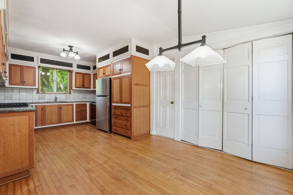 155 Amity Street Amherst, MA 01002 - Photo 10 of 36