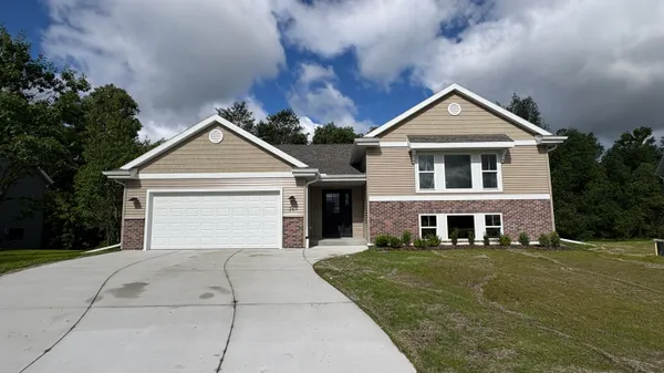 $479,900 | 269 Cardinal Drive, Sullivan, WI 53178