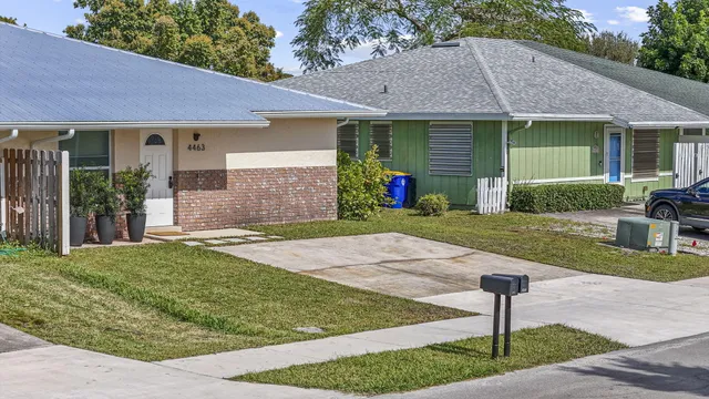 $315,000 | 4463 Southeast Village Road, Stuart, FL 34997