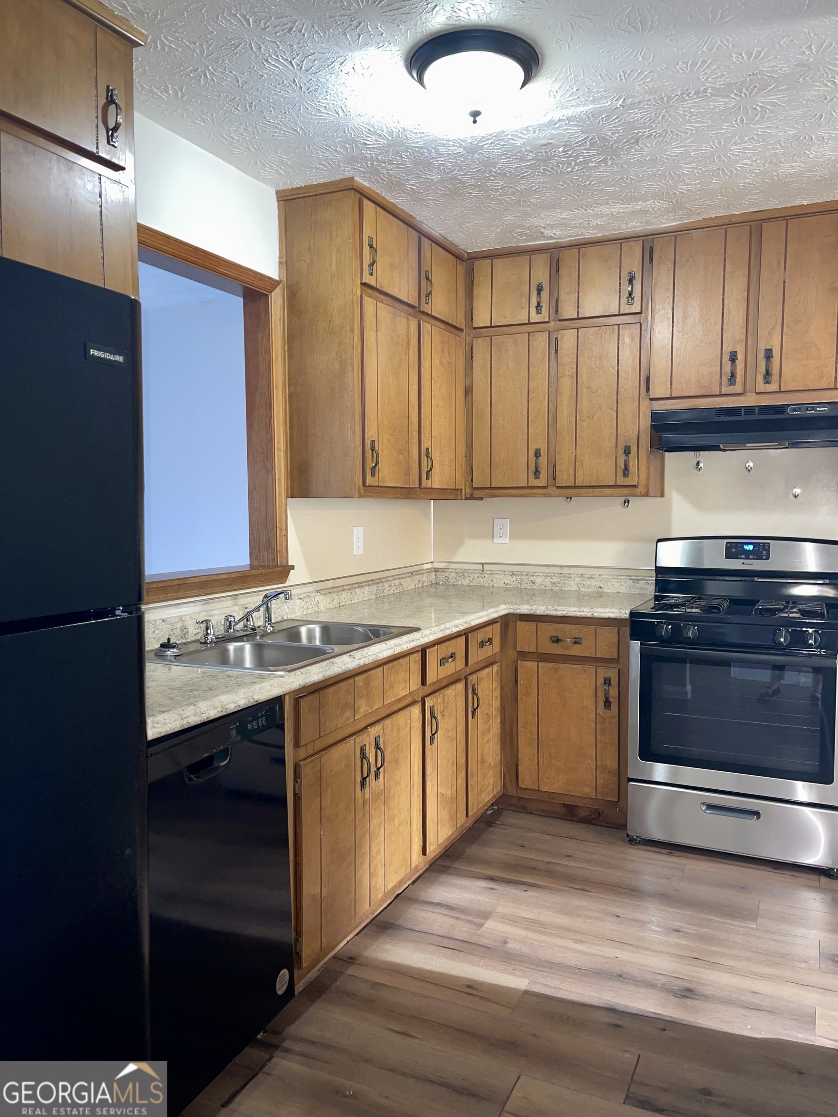 5882 Sheldon Court Atlanta, GA 30349 - Photo 4 of 16