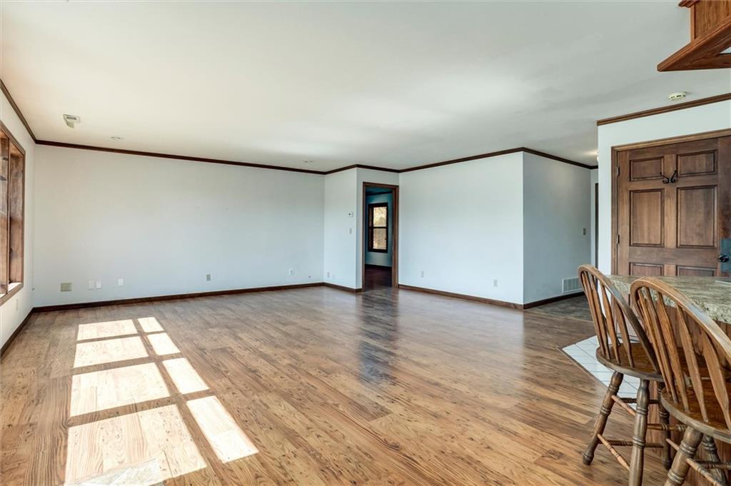 15016 246th Street Lawrence, KS 66044 - Photo 11 of 60
