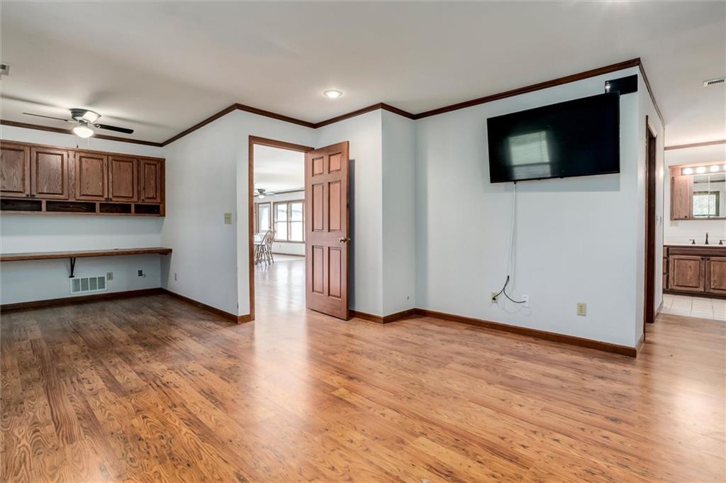 15016 246th Street Lawrence, KS 66044 - Photo 16 of 60
