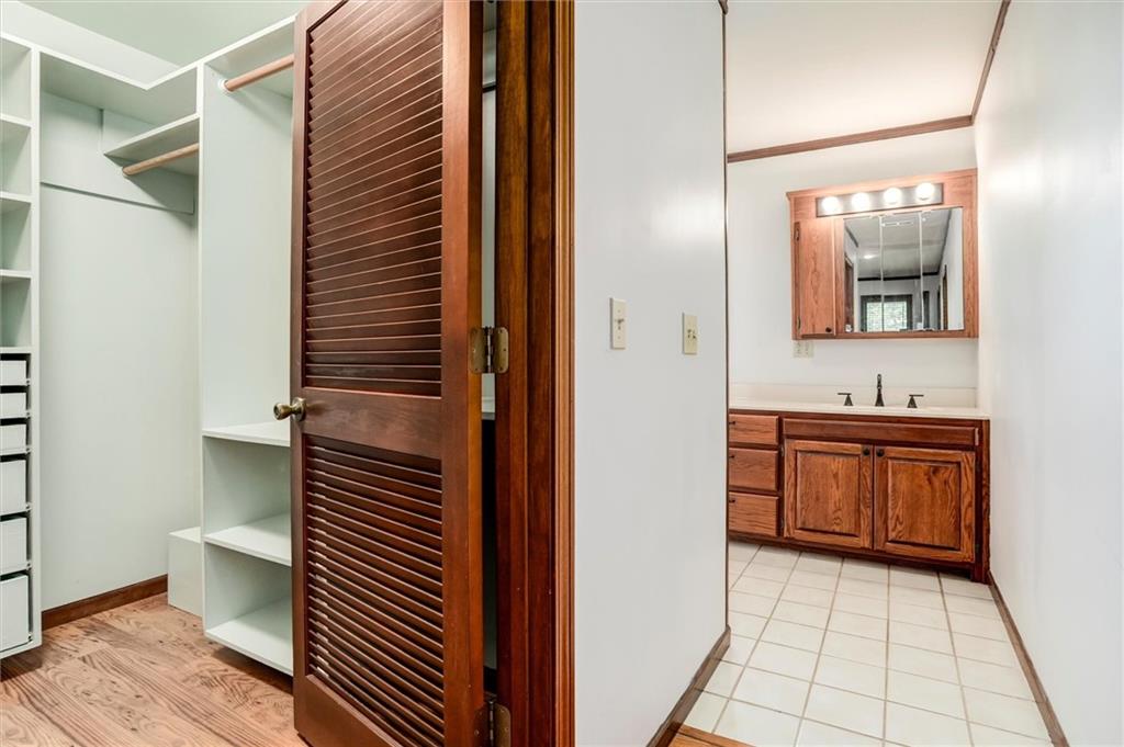 15016 246th Street Lawrence, KS 66044 - Photo 17 of 60