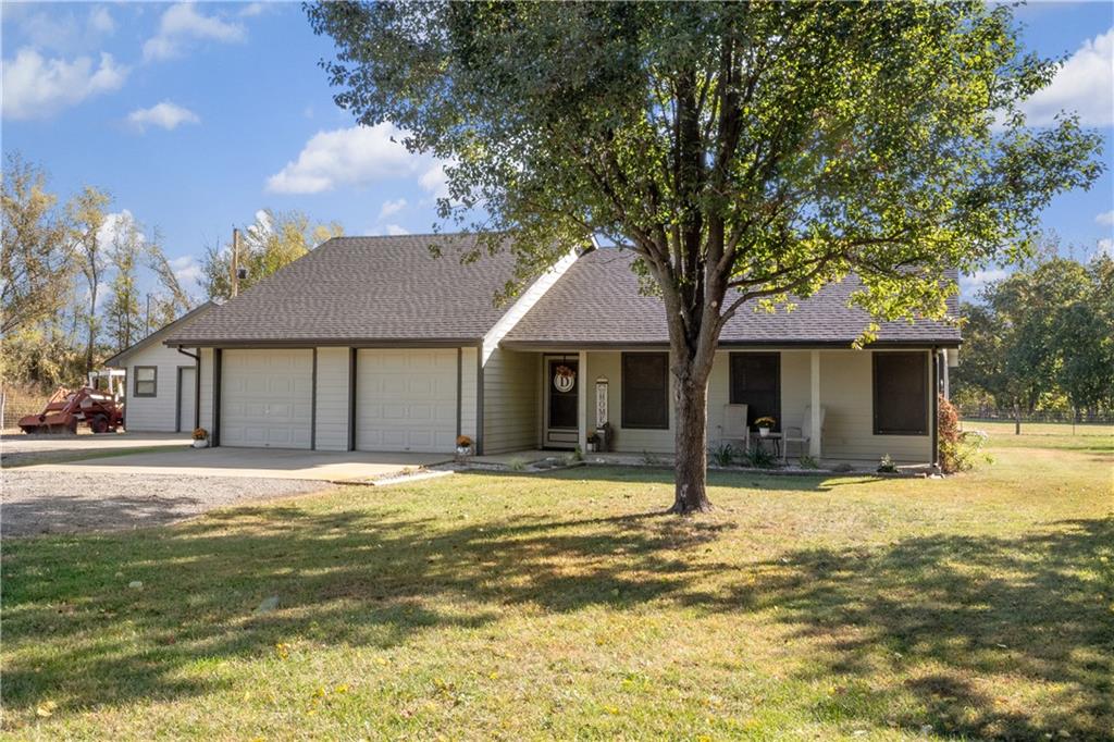 15016 246th Street Lawrence, KS 66044 - Photo 2 of 60