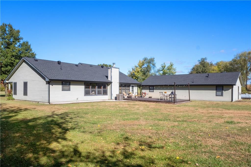 15016 246th Street Lawrence, KS 66044 - Photo 21 of 60