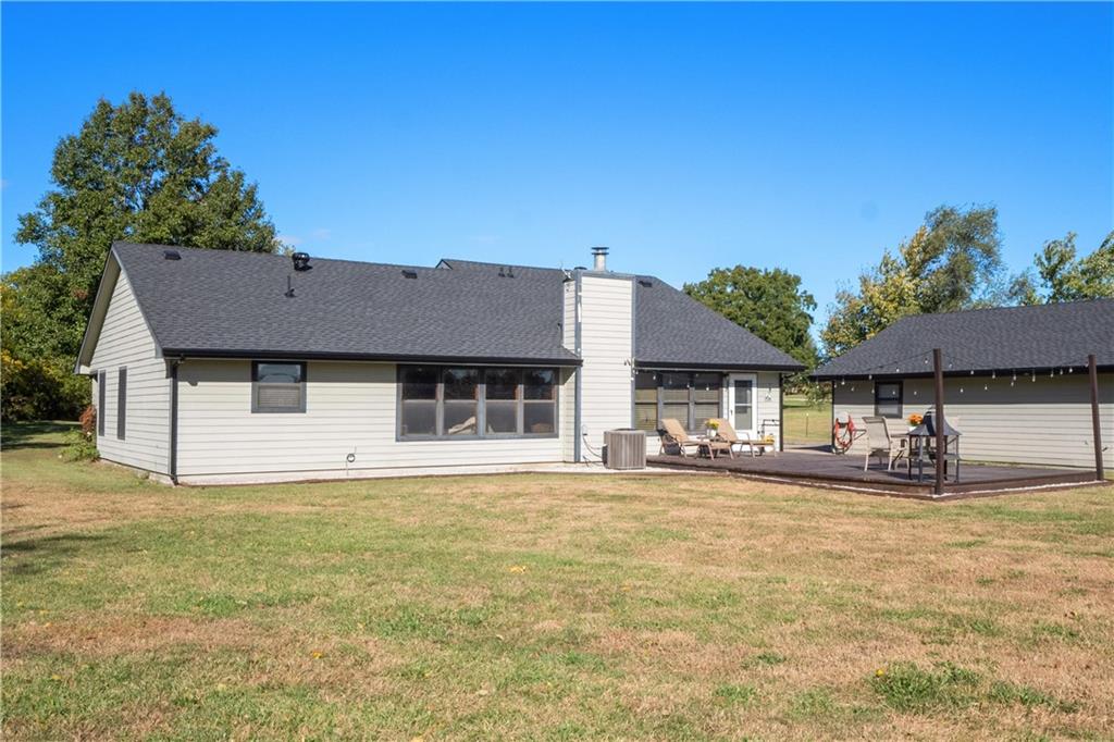 15016 246th Street Lawrence, KS 66044 - Photo 22 of 60