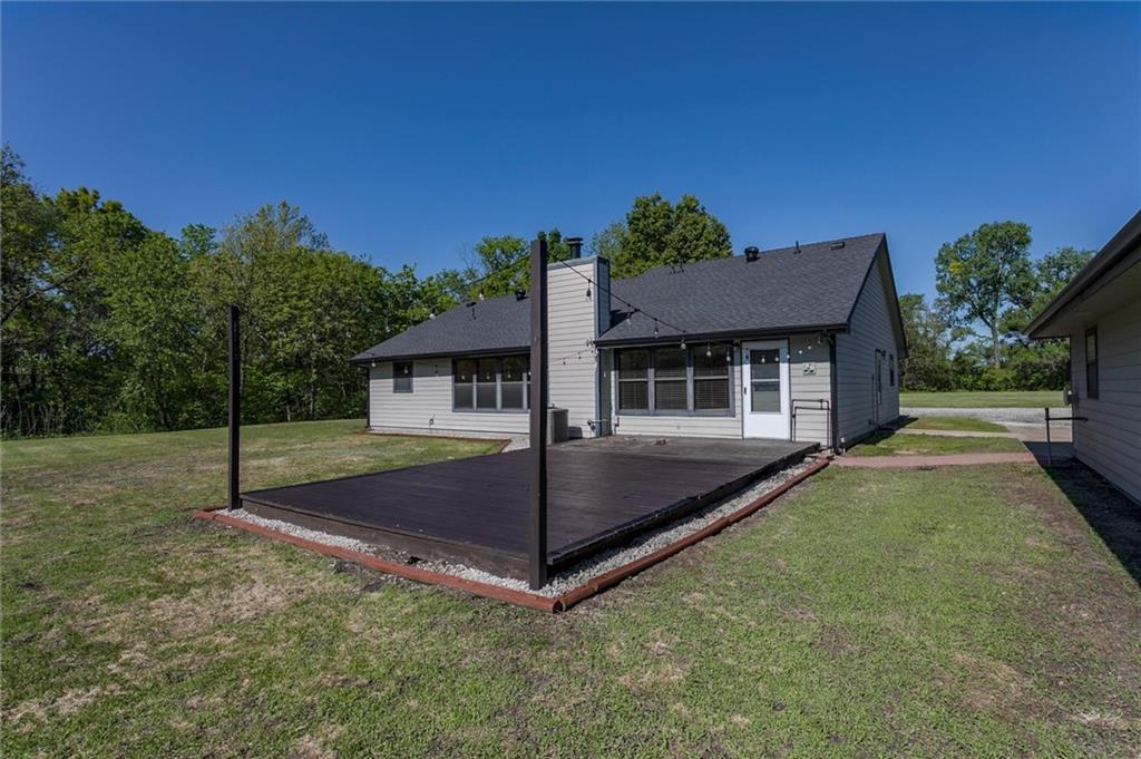 15016 246th Street Lawrence, KS 66044 - Photo 24 of 60