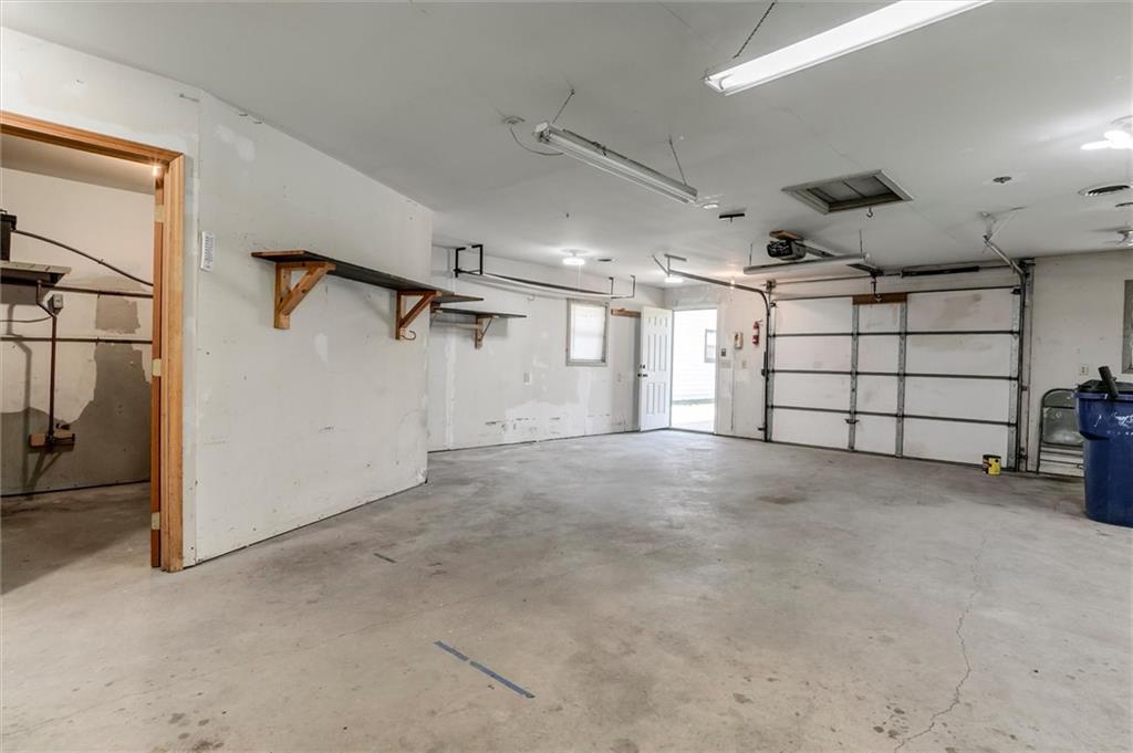 15016 246th Street Lawrence, KS 66044 - Photo 27 of 60