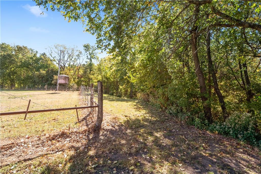 15016 246th Street Lawrence, KS 66044 - Photo 32 of 60