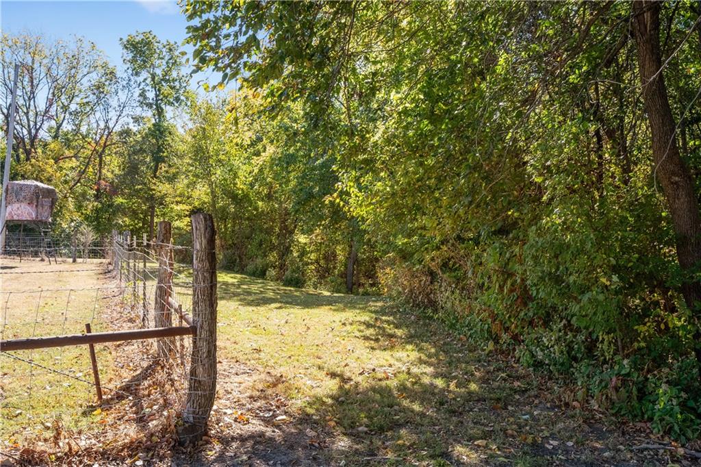 15016 246th Street Lawrence, KS 66044 - Photo 33 of 60