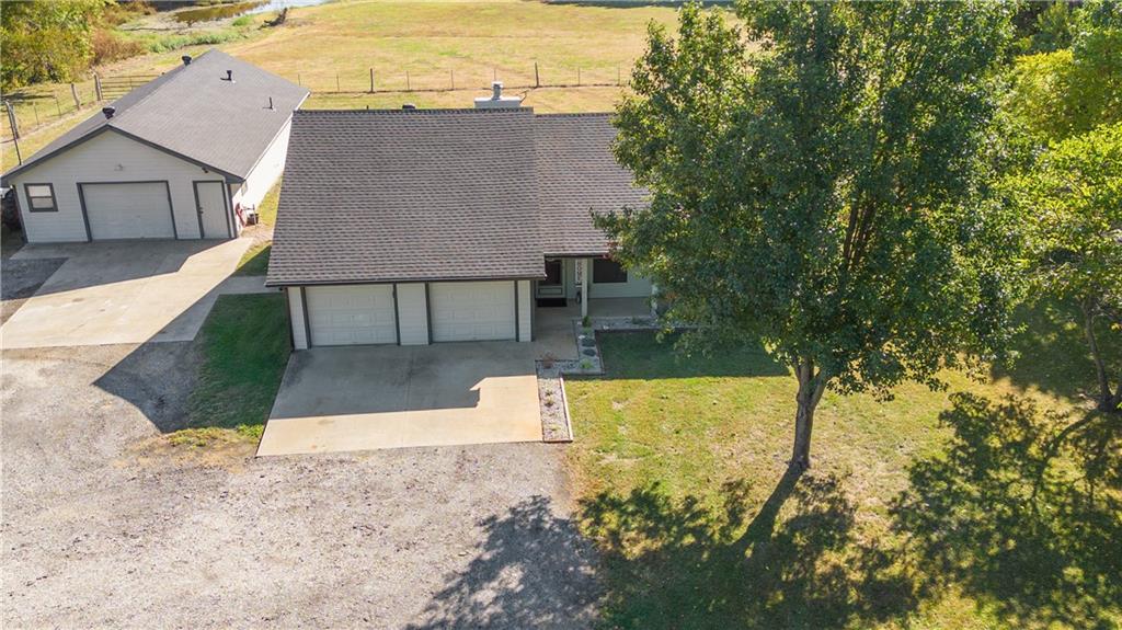 15016 246th Street Lawrence, KS 66044 - Photo 39 of 60