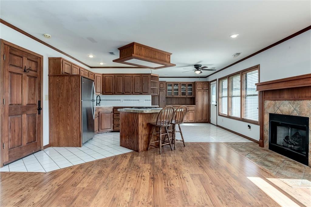 15016 246th Street Lawrence, KS 66044 - Photo 7 of 60