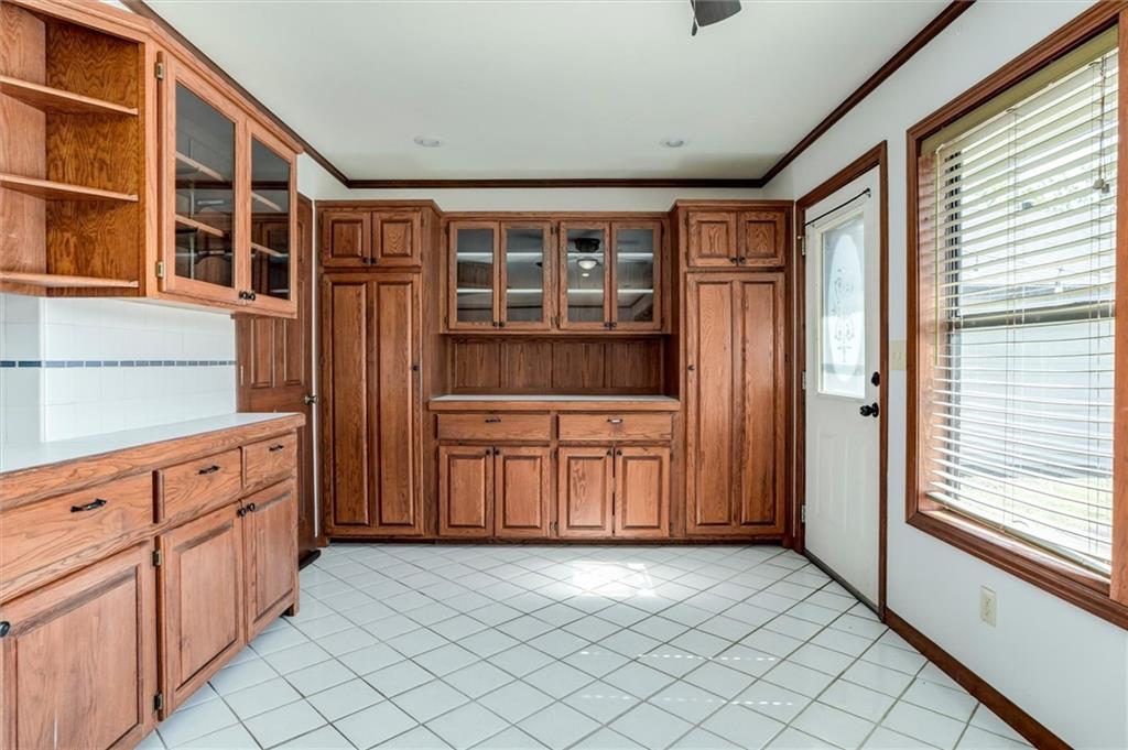 15016 246th Street Lawrence, KS 66044 - Photo 9 of 60