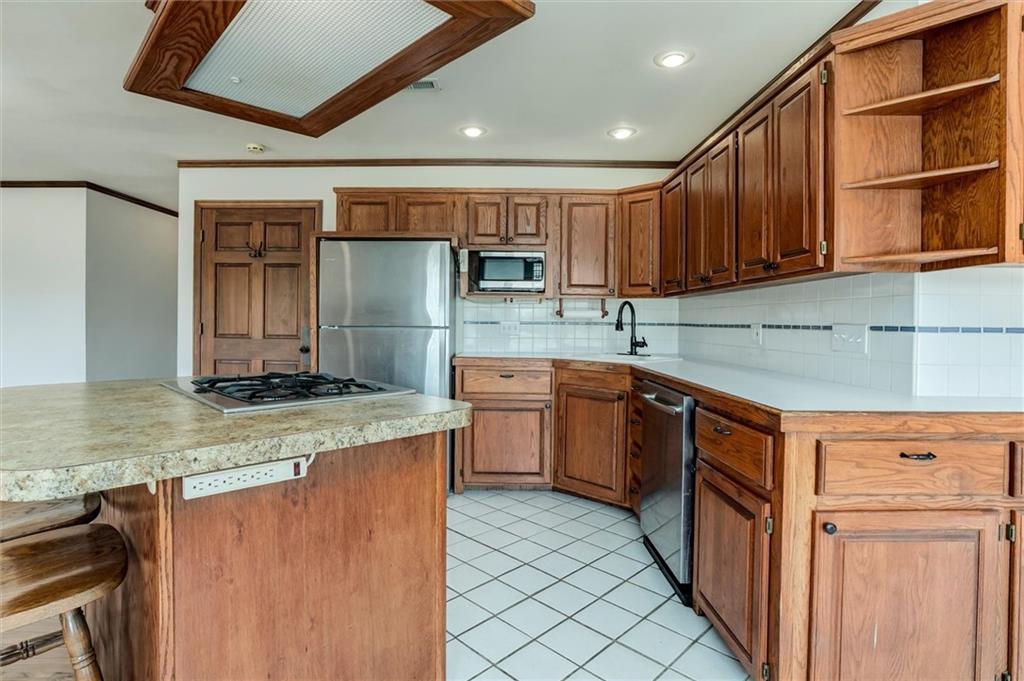 15016 246th Street Lawrence, KS 66044 - Photo 10 of 60