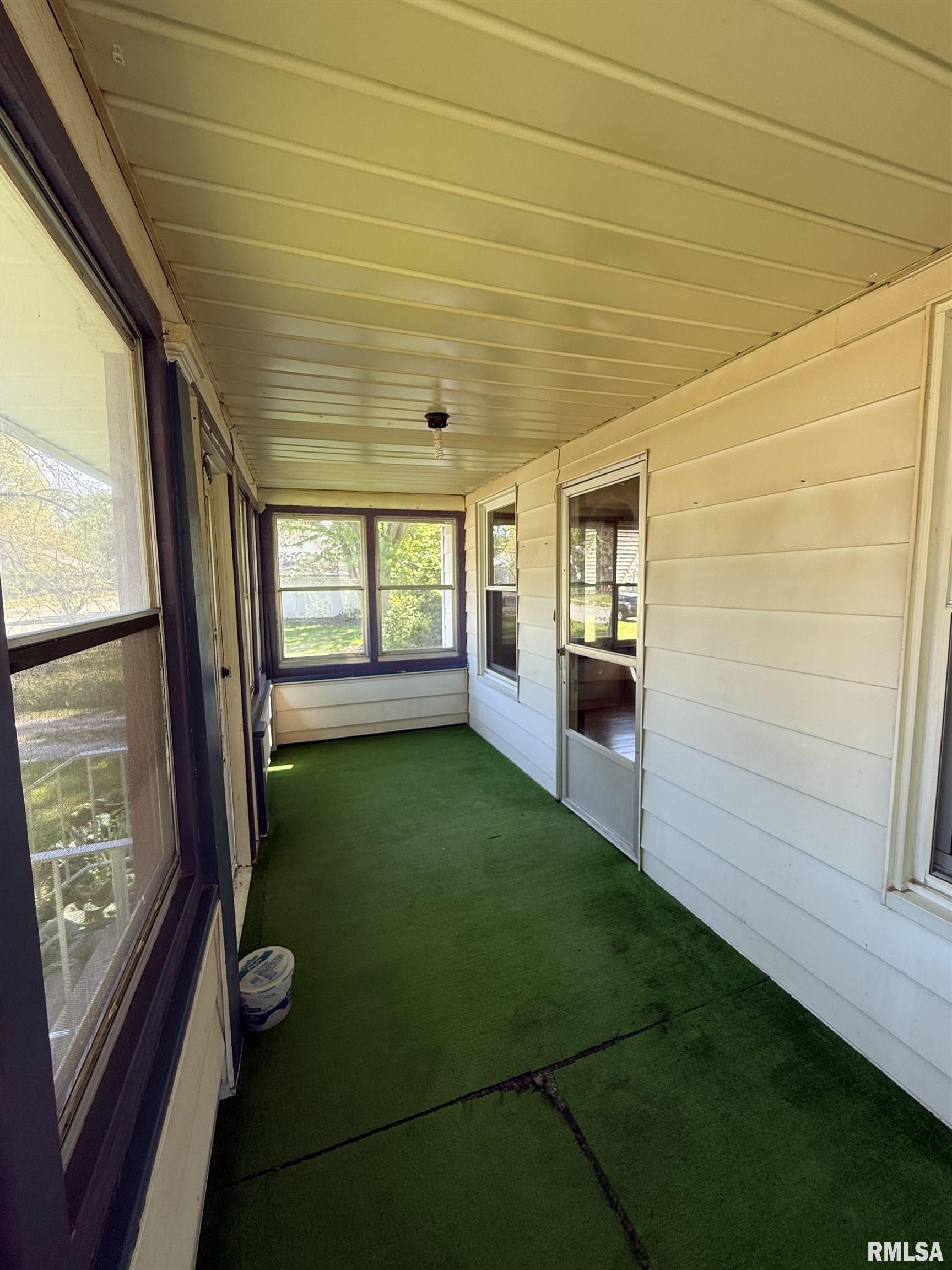 335 West Chase Street Macomb, IL 61455 - Photo 9 of 27