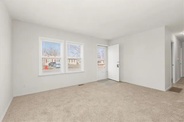 $199,900 | 16305 East 16 Street South, Independence, MO 64050