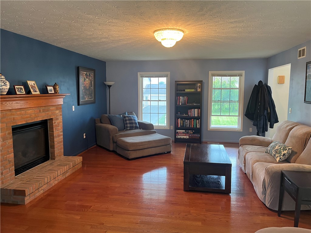 992 Pondbrook Point Webster, NY 14580 - Photo 17 of 33