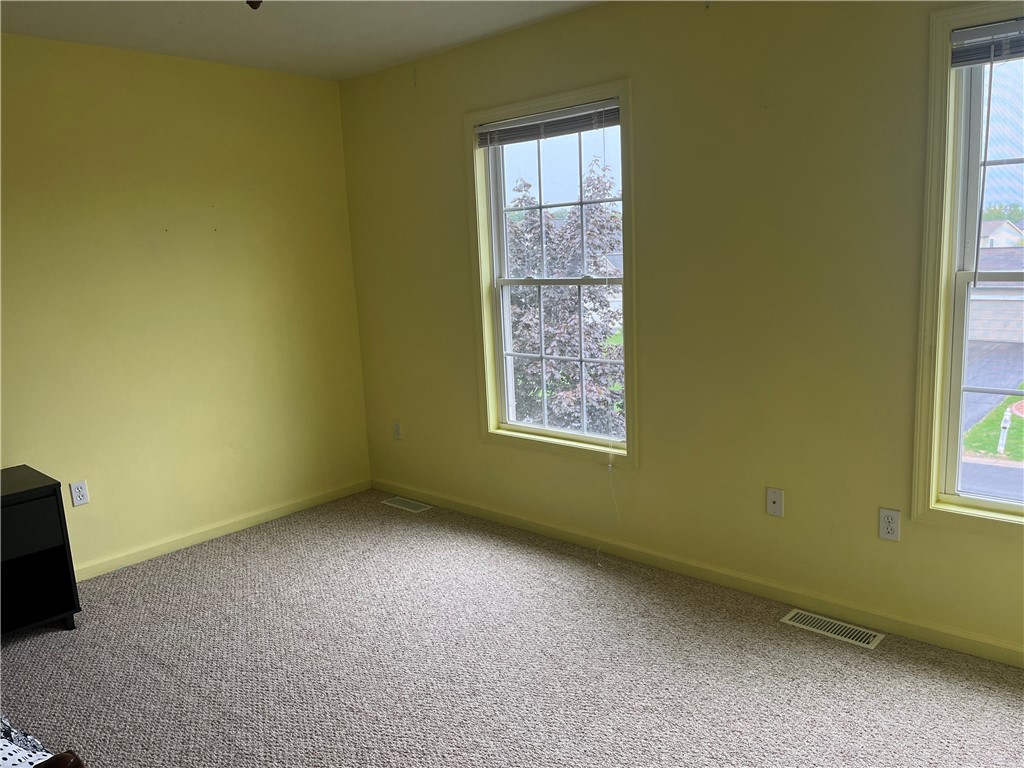 992 Pondbrook Point Webster, NY 14580 - Photo 22 of 33