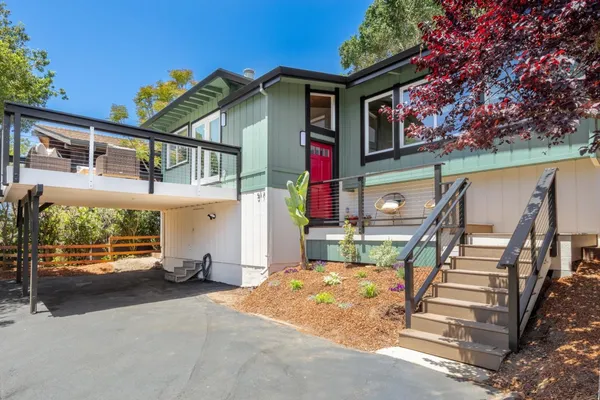 $1,388,000 | 517 Sumner Avenue, Aptos, CA 95003