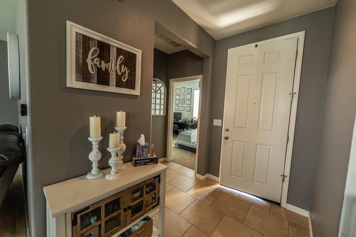 2351 Ranier Way Hanford, CA 93230 - Photo 3 of 26 Gallery Image 3
