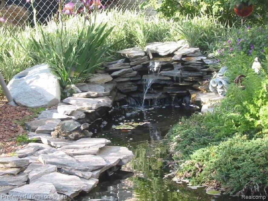 43243 Barchester Road Canton, MI 48187 - Photo 14 of 15 Waterfall.jpg