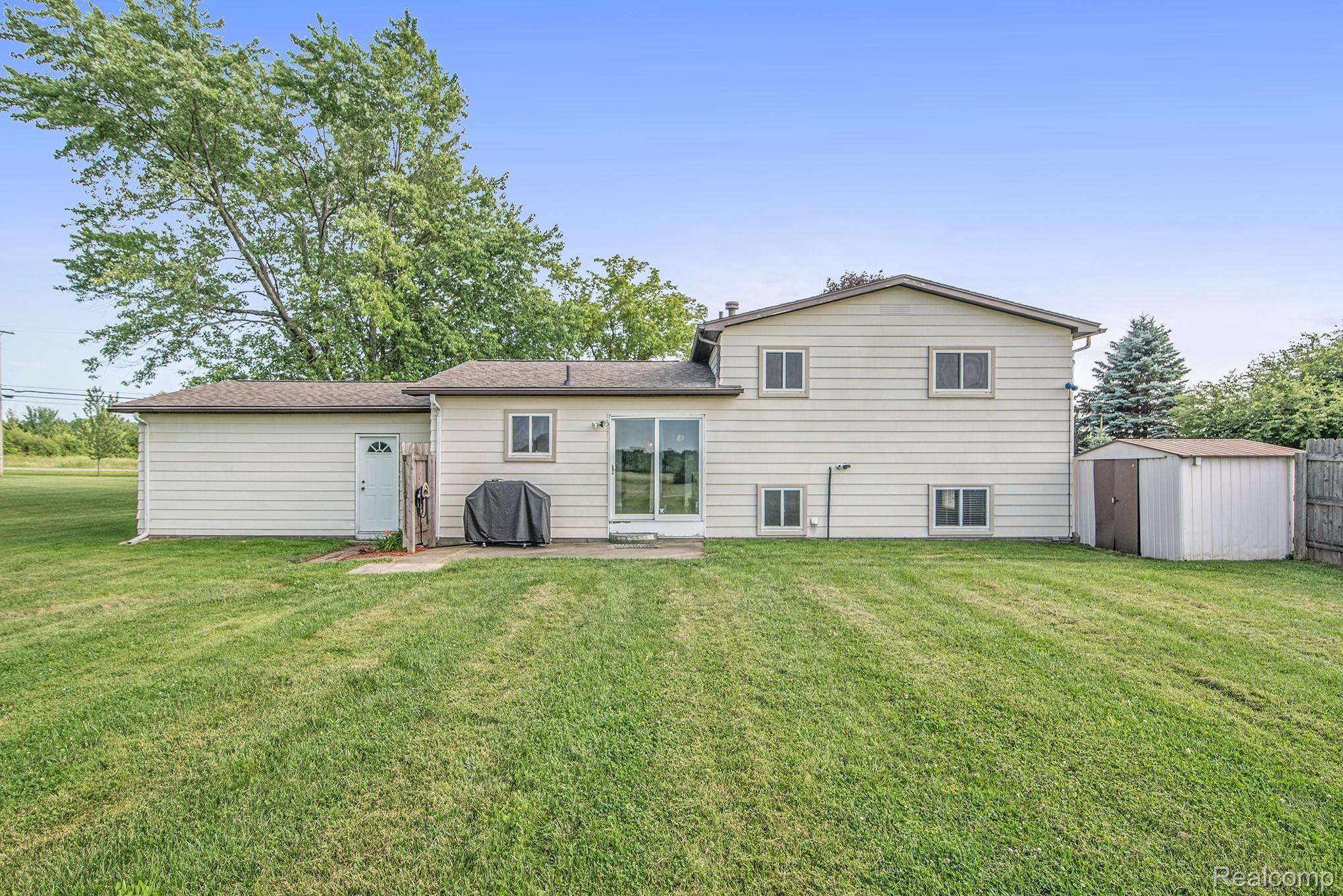 5294 Kelly Road Flint, MI 48504 - Photo 4 of 20 DSC_0368.jpg