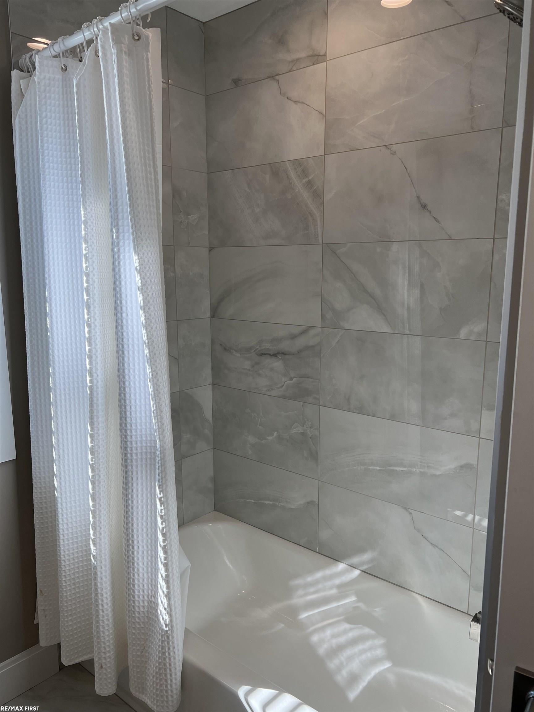 3874 Albatross Court, Unit 17 Rochester Hills, MI 48309 - Photo 20 of 37