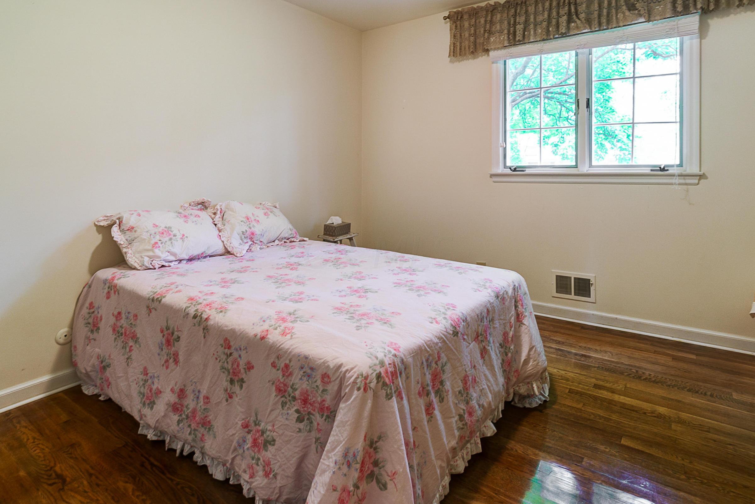4050 Old Poste Road Columbus, OH 43221 - Photo 22 of 37