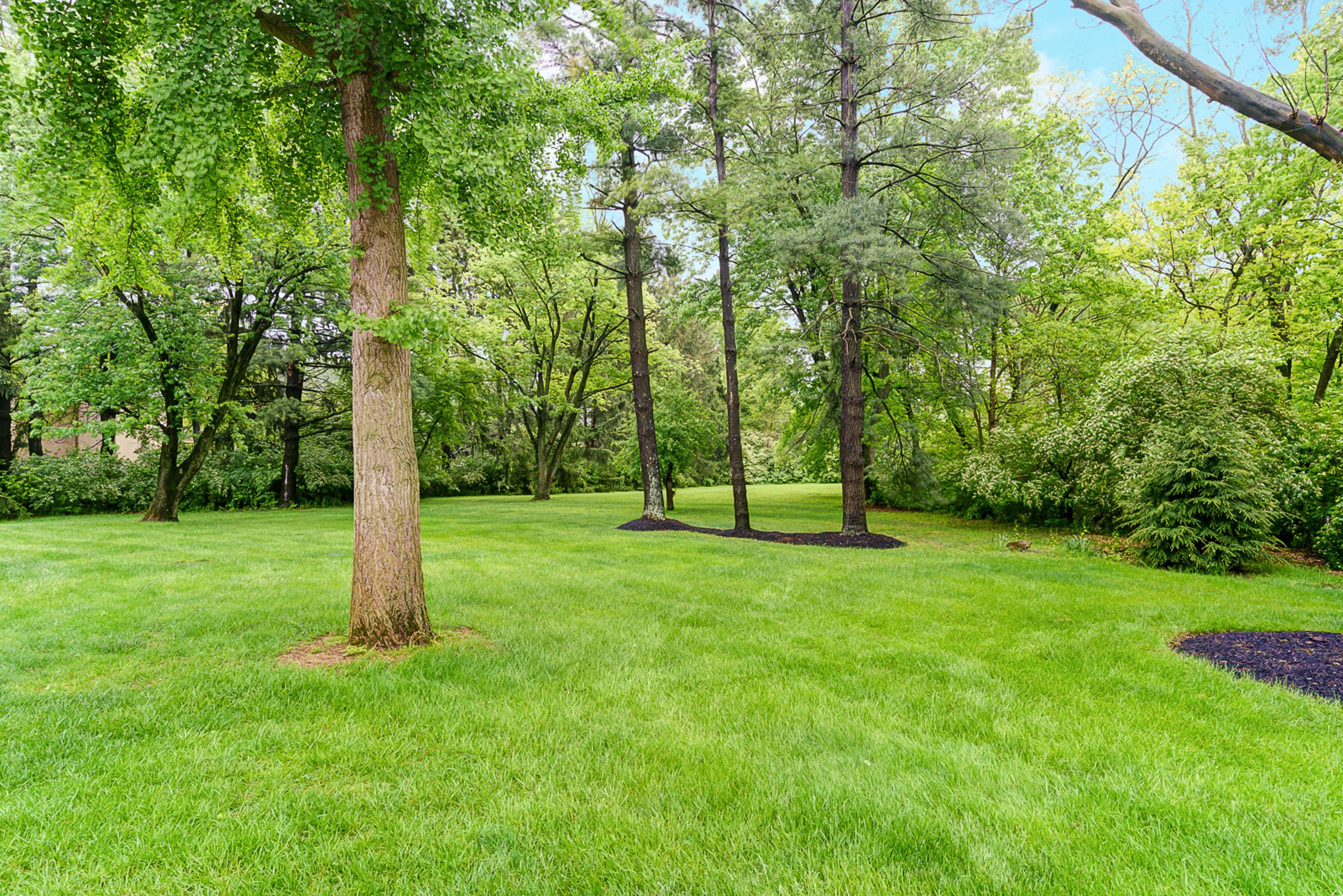 4050 Old Poste Road Columbus, OH 43221 - Photo 32 of 37