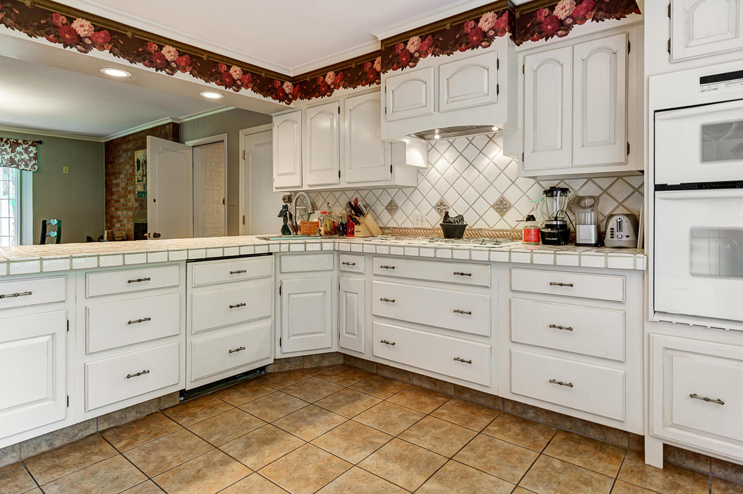 4050 Old Poste Road Columbus, OH 43221 - Photo 5 of 37