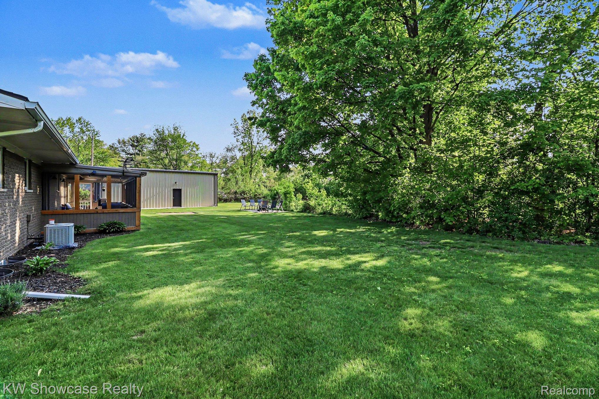 2572 Ridge Road White Lake, MI 48383 - Photo 33 of 44 032_file_7063.jpg