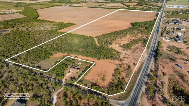 a view of a tennis court