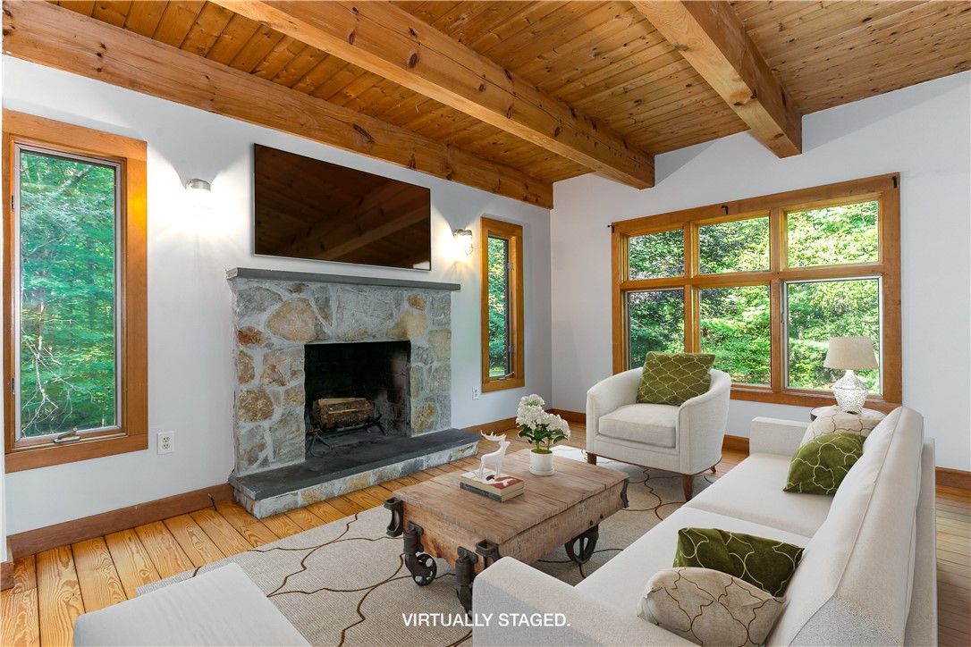 118 Carrs Trail Coventry, RI 02827 - Photo 5 of 45 Virtually Staged Livingroom