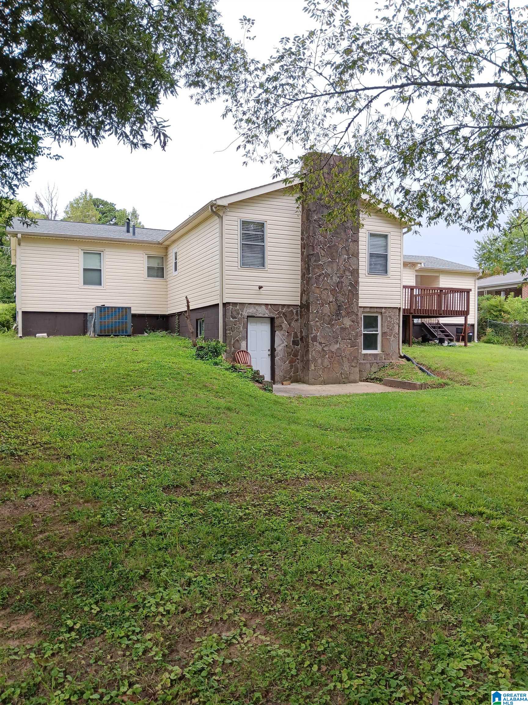 328 Sunhill Road Northwest Birmingham, AL 35215 - Photo 2 of 12