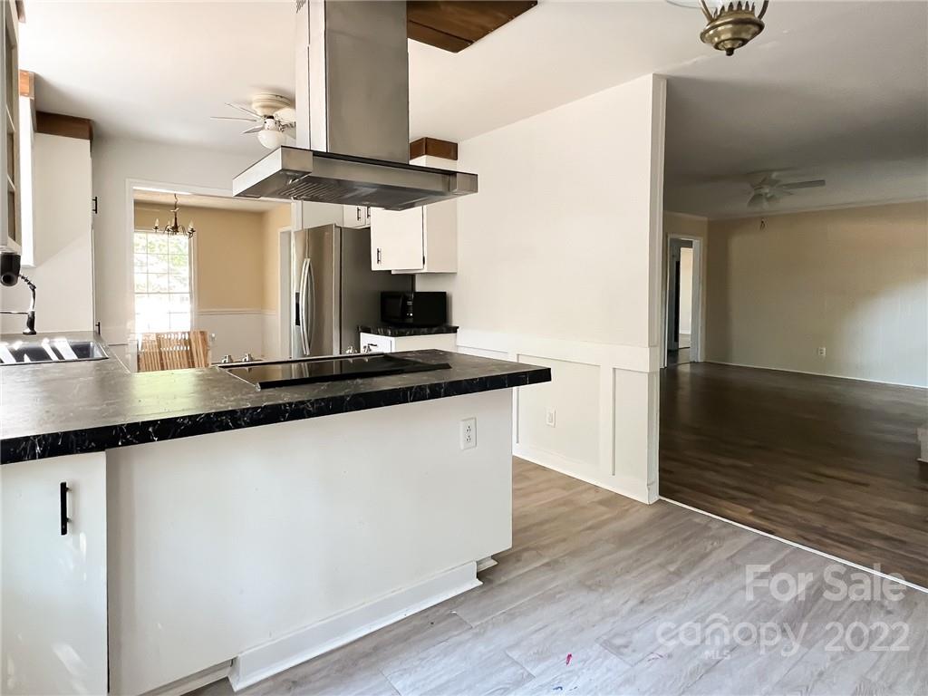 10925 Painted Tree Road Charlotte, NC 28226 - Photo 8 of 28 Gallery Image 8