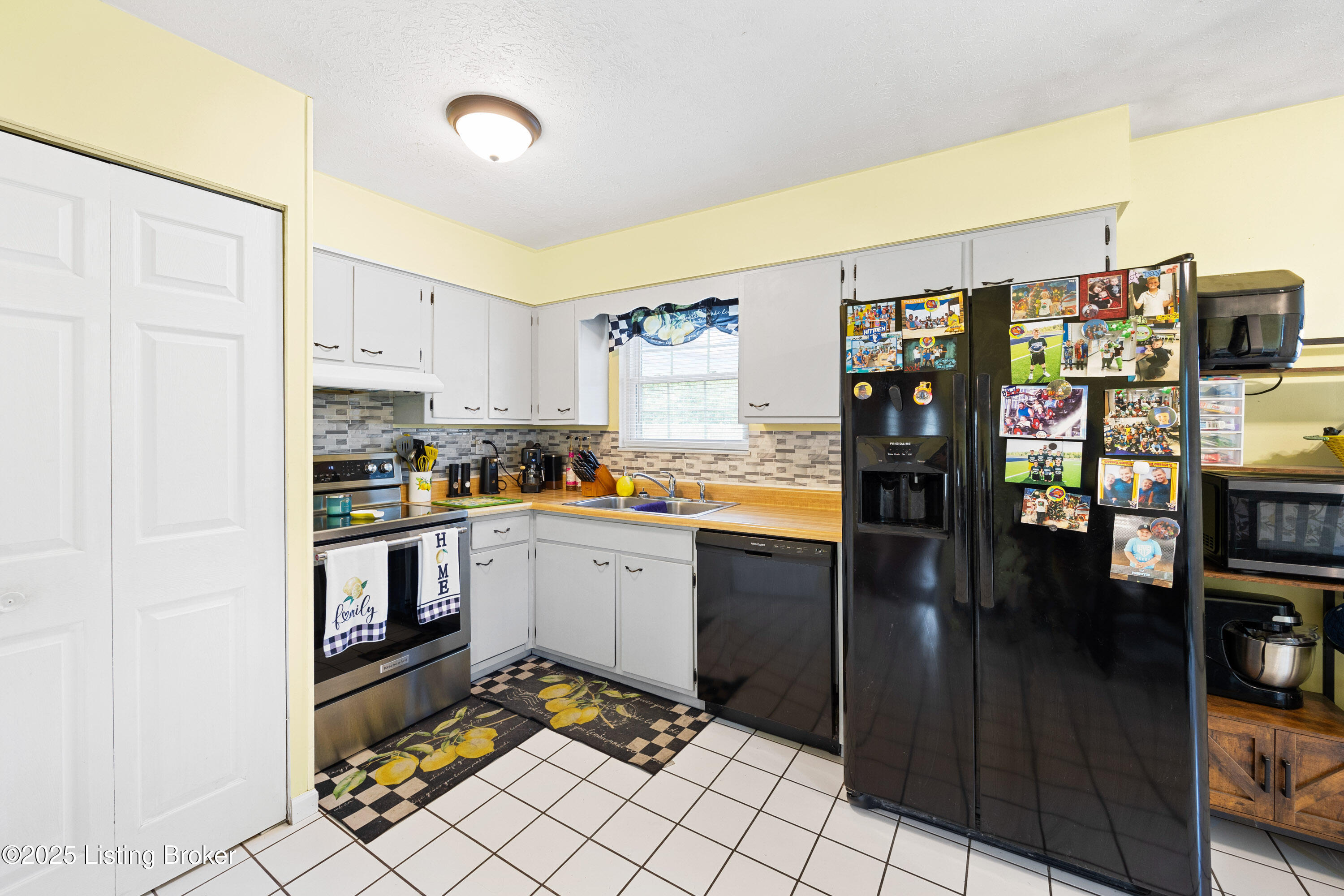 4702 Church Road Louisville, KY 40272 - Photo 9 of 27 009