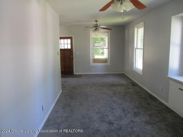 523 Florence Street Lansing, MI 48910 - Photo 3 of 14 IMG_0145