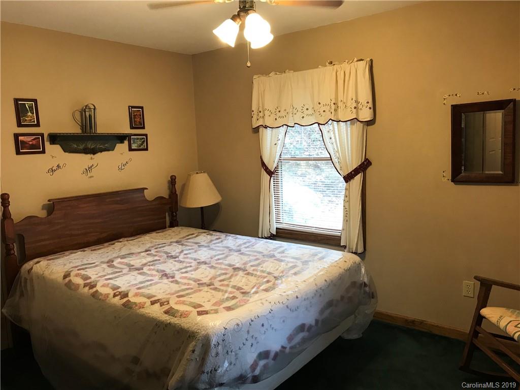 1540 Scarlet Ridge Sylva, NC 28779 - Photo 11 of 24