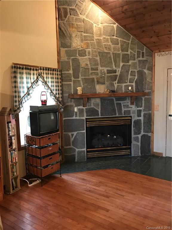 1540 Scarlet Ridge Sylva, NC 28779 - Photo 5 of 24