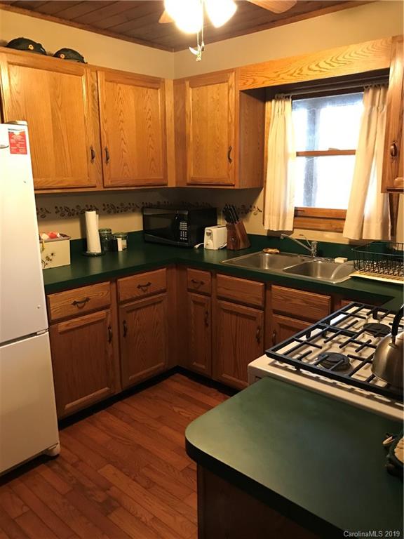 1540 Scarlet Ridge Sylva, NC 28779 - Photo 7 of 24