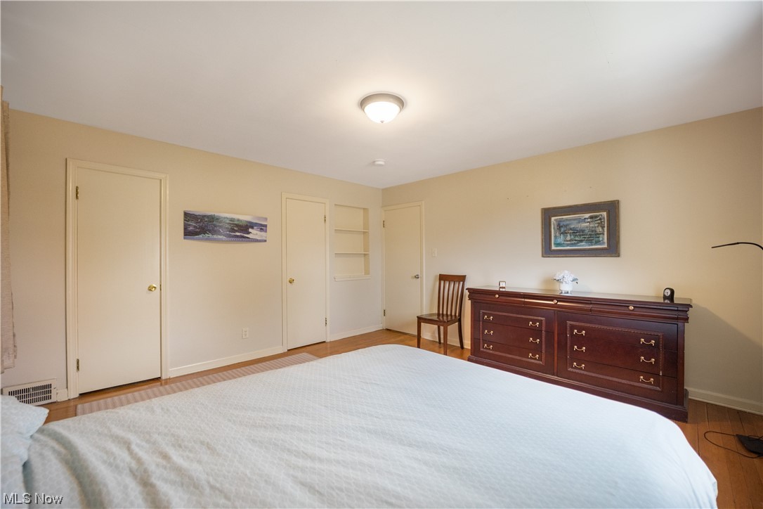 2605 Milton Road Cleveland, OH 44118 - Photo 16 of 44 Gallery Image 16