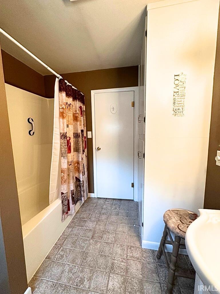 658 Ricker Drive Frankfort, IN 46041 - Photo 18 of 24 Gallery Image 18