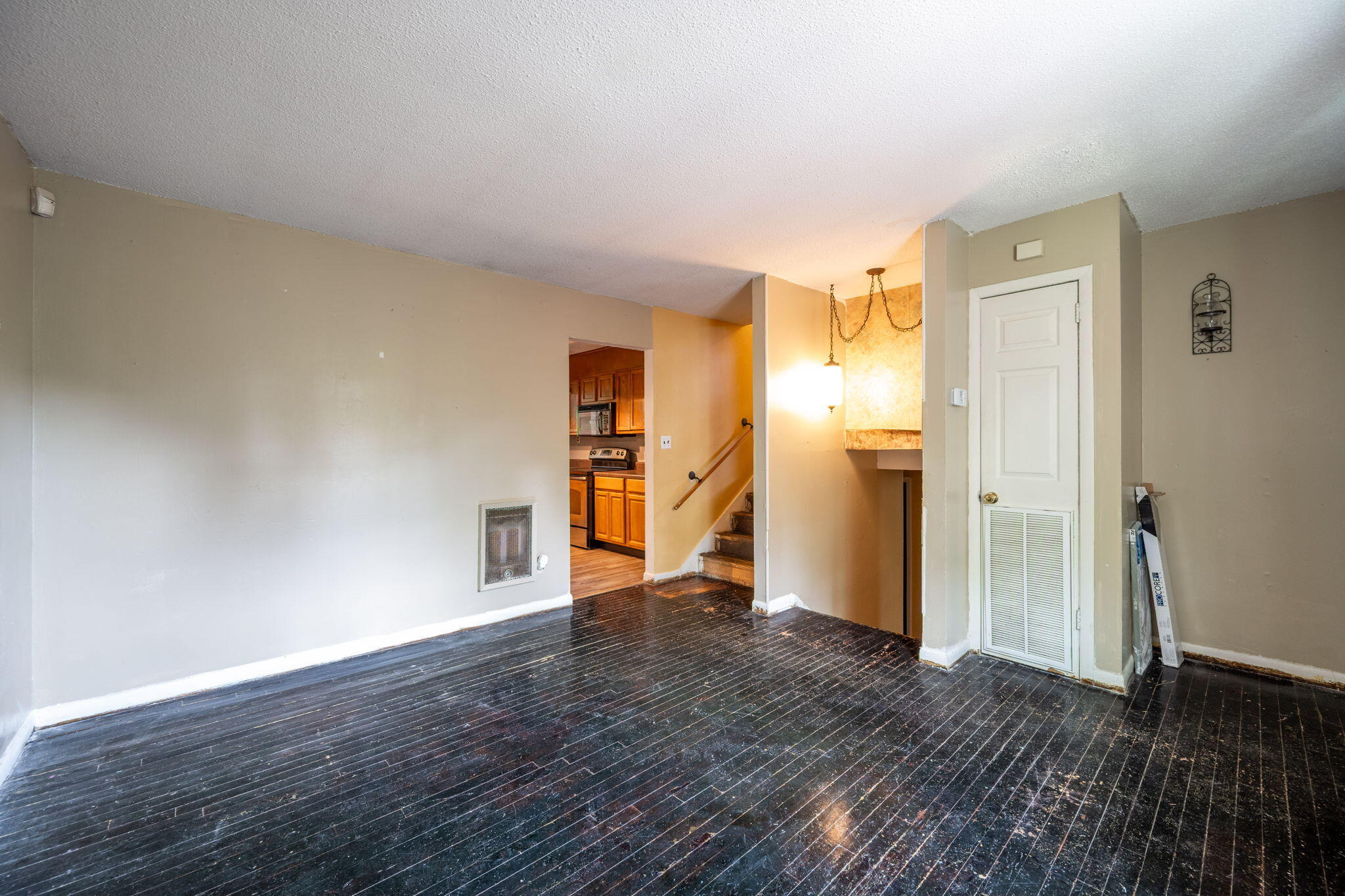 1002 Gillespie Road Chattanooga, TN 37411 - Photo 3 of 22 13-web-or-mls-DSC_4314