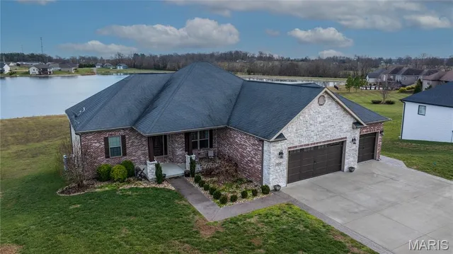 $589,000 | 520 Lakeview Crossing, Cape Girardeau, MO 63701