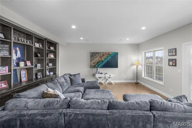 $589,000 | 520 Lakeview Crossing, Cape Girardeau, MO 63701