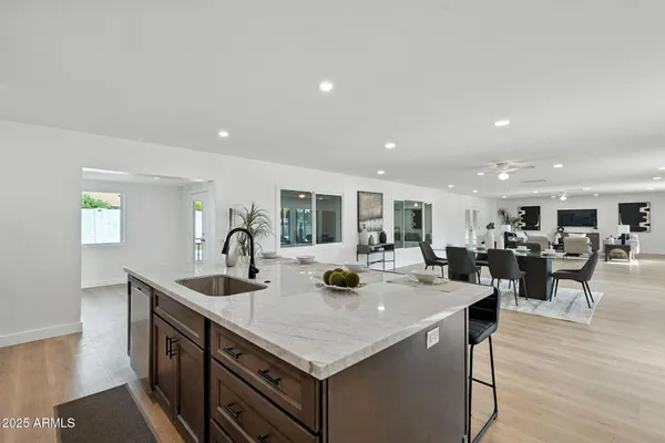 $1,025,000 | 7637 North 7th Avenue, Phoenix, AZ 85021