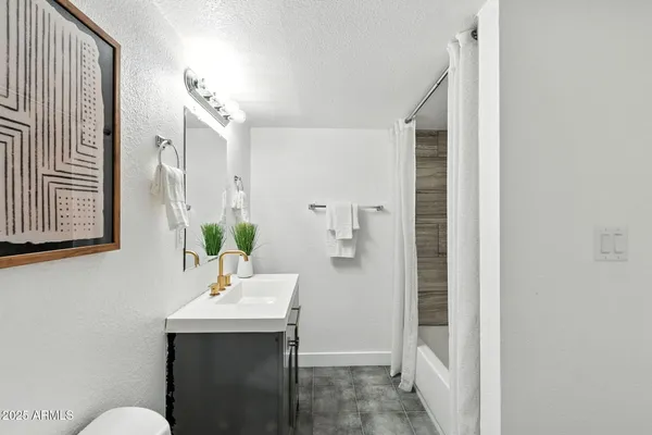 $1,025,000 | 7637 North 7th Avenue, Phoenix, AZ 85021